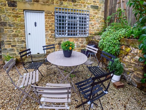 Patio, BBQ facilities, Garden