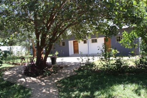 !! The ranch - Superb serviced apartment with garden Eigentumswohnung in Lusaka
