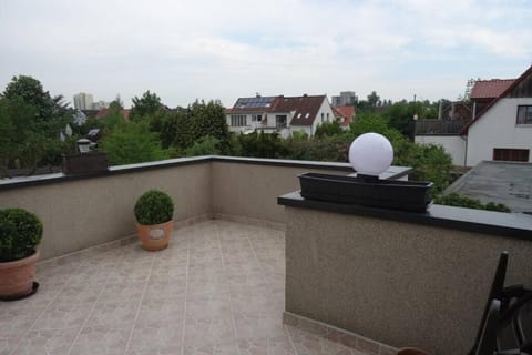 Wohnung ca 110 qm zzgl 17 qm Terrasse Apartment in Hanover