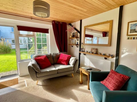 Honeysuckle Cottage House in North Devon District