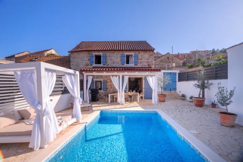 Patio, Pool view, Swimming pool