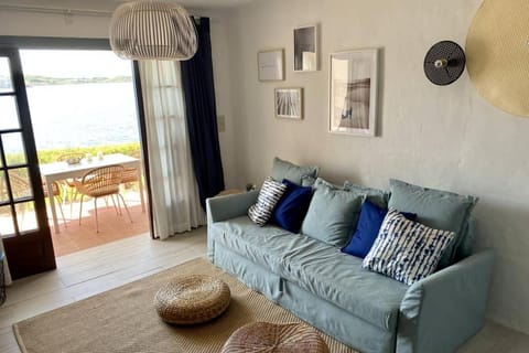 Miravent Terraza y Jardin Frente al mar Menorca Condominio in Platges de Fornells