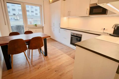 Fantastische Moderne und Zentrale Wohnung mit Balkon Apartment in Mannheim