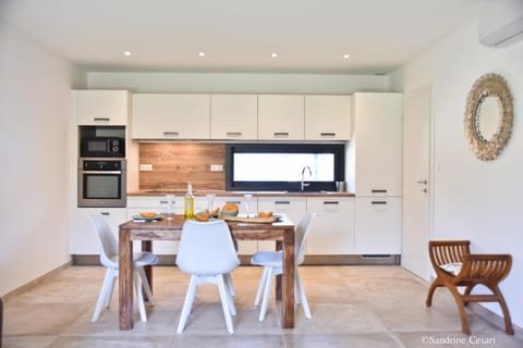 Dining area, kitchen