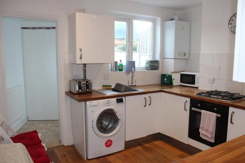 Deal Cottage 5 minutes walk to the beach & Town centre House in Dover District