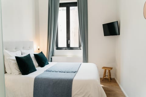 TV and multimedia, Photo of the whole room, Bedroom