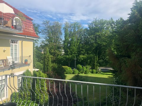 Balcony/Terrace, Garden view