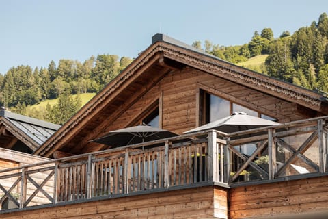 Property building, Balcony/Terrace, Spa and wellness centre/facilities
