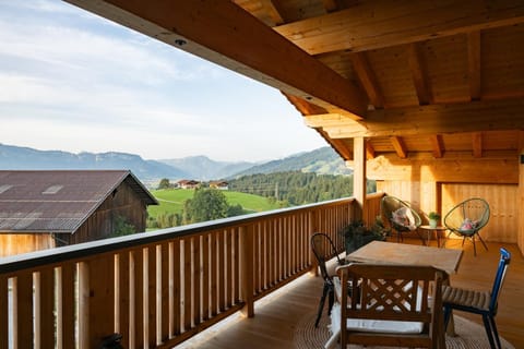 Mountain Vista - Bio Yoga Hof Apartment in Kitzbuhel