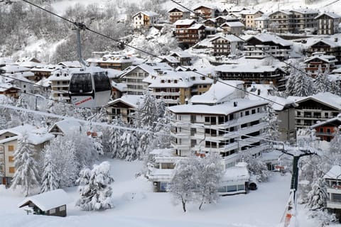 Property building, Winter