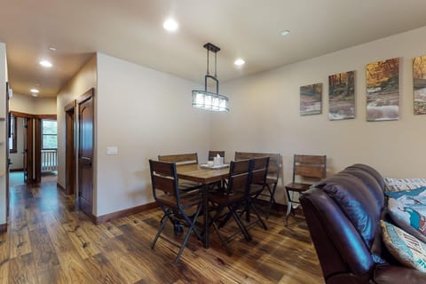 Riverfront Retreat & River's Edge Townhome House in Silverthorne