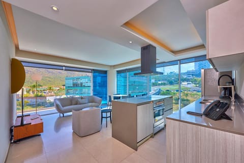 TV and multimedia, Kitchen or kitchenette, Living room, Seating area