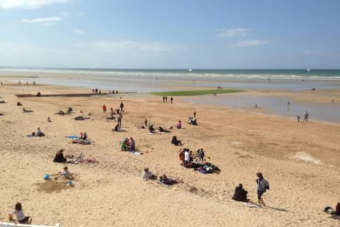 VILLA CATHY DUPLEX PLEIN SUD VUE PORT avec PISCINE INTERIEURE CHAUFFÉE Apartment in Cabourg