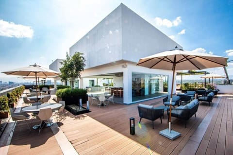 Balcony/Terrace, Seating area, City view