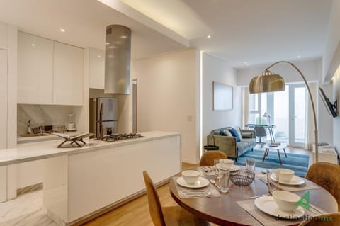 TV and multimedia, Coffee/tea facilities, Kitchen or kitchenette, Living room, Photo of the whole room, Dining area, stove, toaster