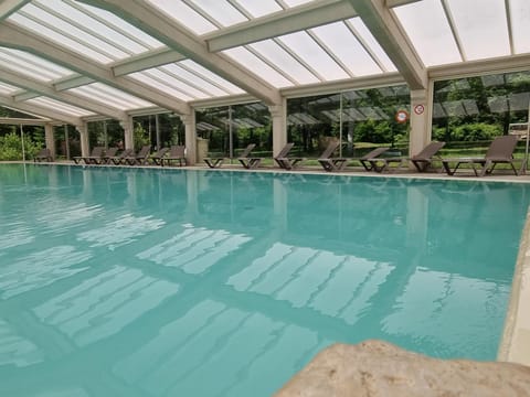 Pool view, Swimming pool, sunbed