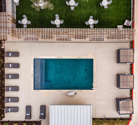 Swimming pool, Swimming pool