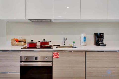 Condo Resort - Best Stay - Balcony - Rooftop pool - Gym Apartment in Hollywood Beach