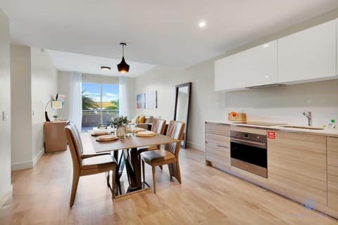 Condo Resort - Best Stay - Balcony - Rooftop pool - Gym Apartment in Hollywood Beach