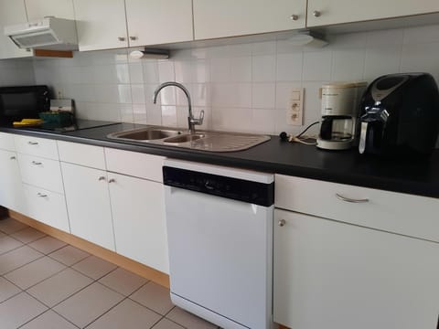 Coffee/tea facilities, Kitchen or kitchenette, dishwasher, minibar, pet friendly, stove, toaster