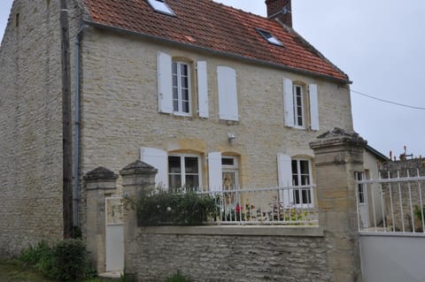 Property building, Facade/entrance, Garden