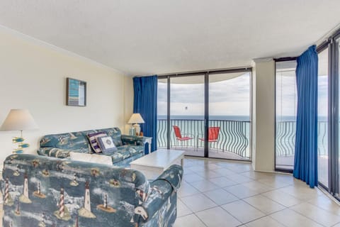 Hosteeva Palms Resort 3BR 15th Floor Oceanfront Condo in Myrtle Beach