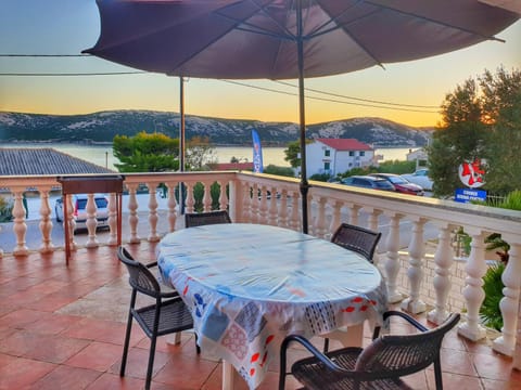 Day, Natural landscape, View (from property/room), Balcony/Terrace, Mountain view