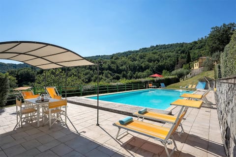 Villa Mario, piscina privata,aria cond,immersa nel verde,campagna Toscana Villa in Pistoia
