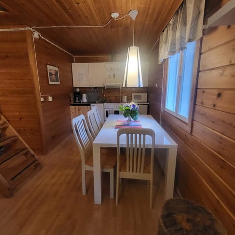 Dining area, kitchen