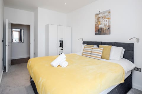 Top Floor Luxury 2 Bedroom St Albans Apartment - Free WiFi Eigentumswohnung in St Albans