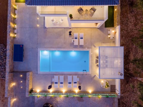 Bird's eye view, Swimming pool