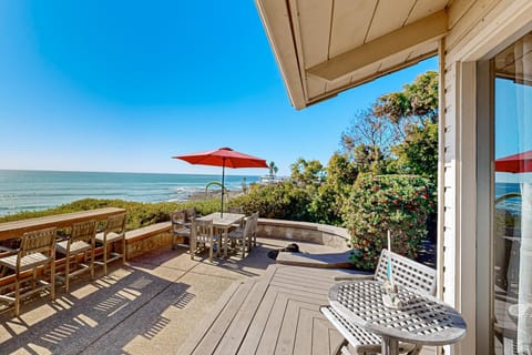 Forever Views Oceanfront, dog-friendly home with deck, firepit, grill, & sweeping ocean views House in Ocean Beach