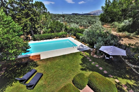 Day, Natural landscape, Garden, Garden view, Mountain view, Pool view, Swimming pool, Swimming pool, sunbed