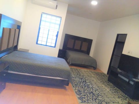 10 Large suite for 4 people Condo in Torreón