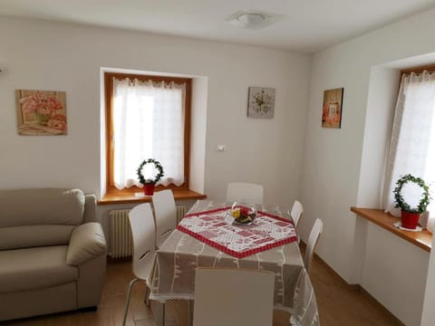 Appartamento Rosina, per 4/6 persone. In centro Apartment in Trentino-South Tyrol