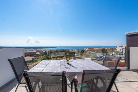 View (from property/room), Balcony/Terrace