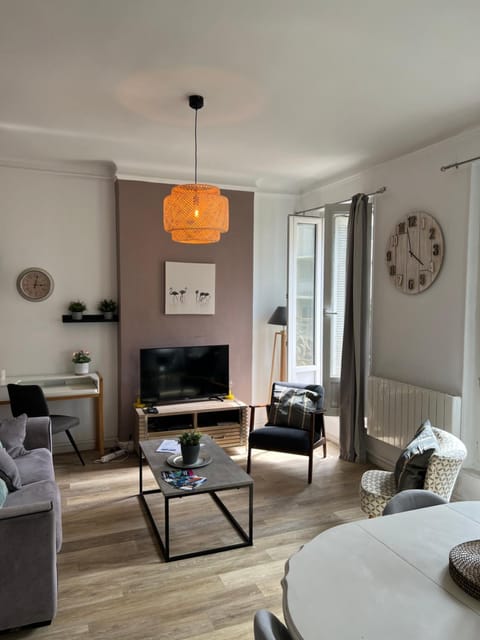 Magnifique Appartement 3 pièces Joliette Marseille PARKING PRIVATIF Apartment in Marseille