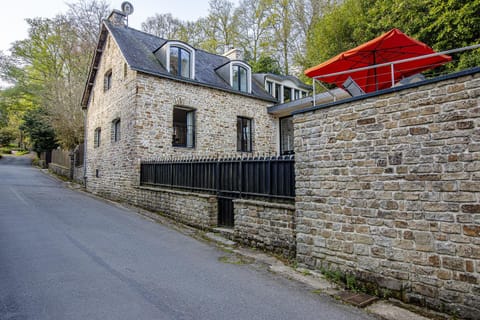 Neighbourhood, Street view