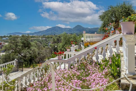 Property building, Nearby landmark, Day, Natural landscape, Garden, View (from property/room), Garden view, Mountain view, Sea view