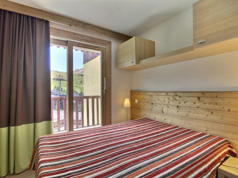 Bel appartement 2 pièces avec 2 balcons et TV - FR-1-455-190 Apartment in Mâcot-la-Plagne