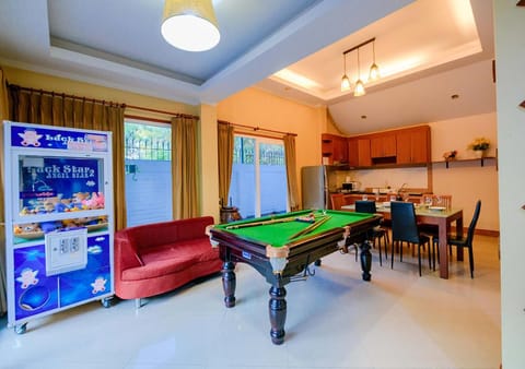 4 Bedroom Town Villa With Private Pool House in Pattaya City