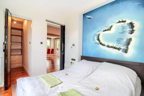 Bed, Bedroom, wardrobe