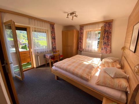 Seating area, Bedroom