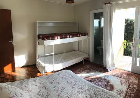 Apê completo com suíte, sacada e garagem fechada Appartement in Bento Gonçalves