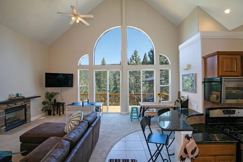 Donner Lake Home Walk to the Lake Trails & Family Activities Maison in Truckee