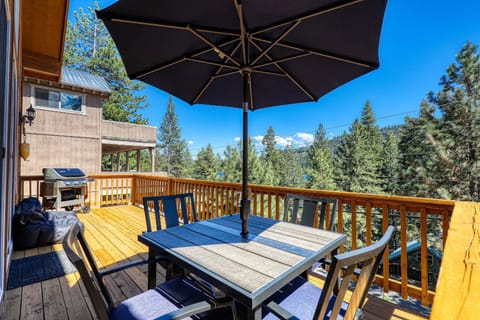 Donner Lake Home Walk to the Lake Trails & Family Activities Casa in Truckee