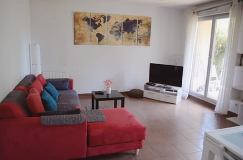 Communal lounge/ TV room, TV and multimedia, Living room, Seating area