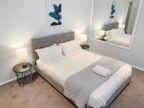 City Center - Comfortable 2-Bedroom Apartment Condo in Armidale