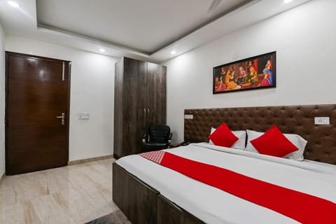 OYO 72284 Premium Rooms Chhatarpur Hôtel in New Delhi