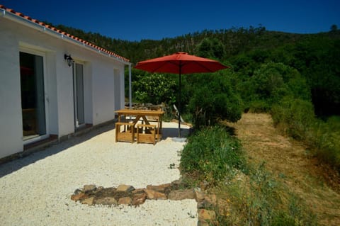 Facade/entrance, Balcony/Terrace, Garden view, Mountain view